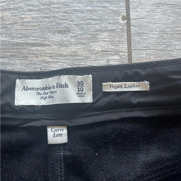 Abercrombie and fitch The Dad Short high rise vegan leather - Picture 5 of 5